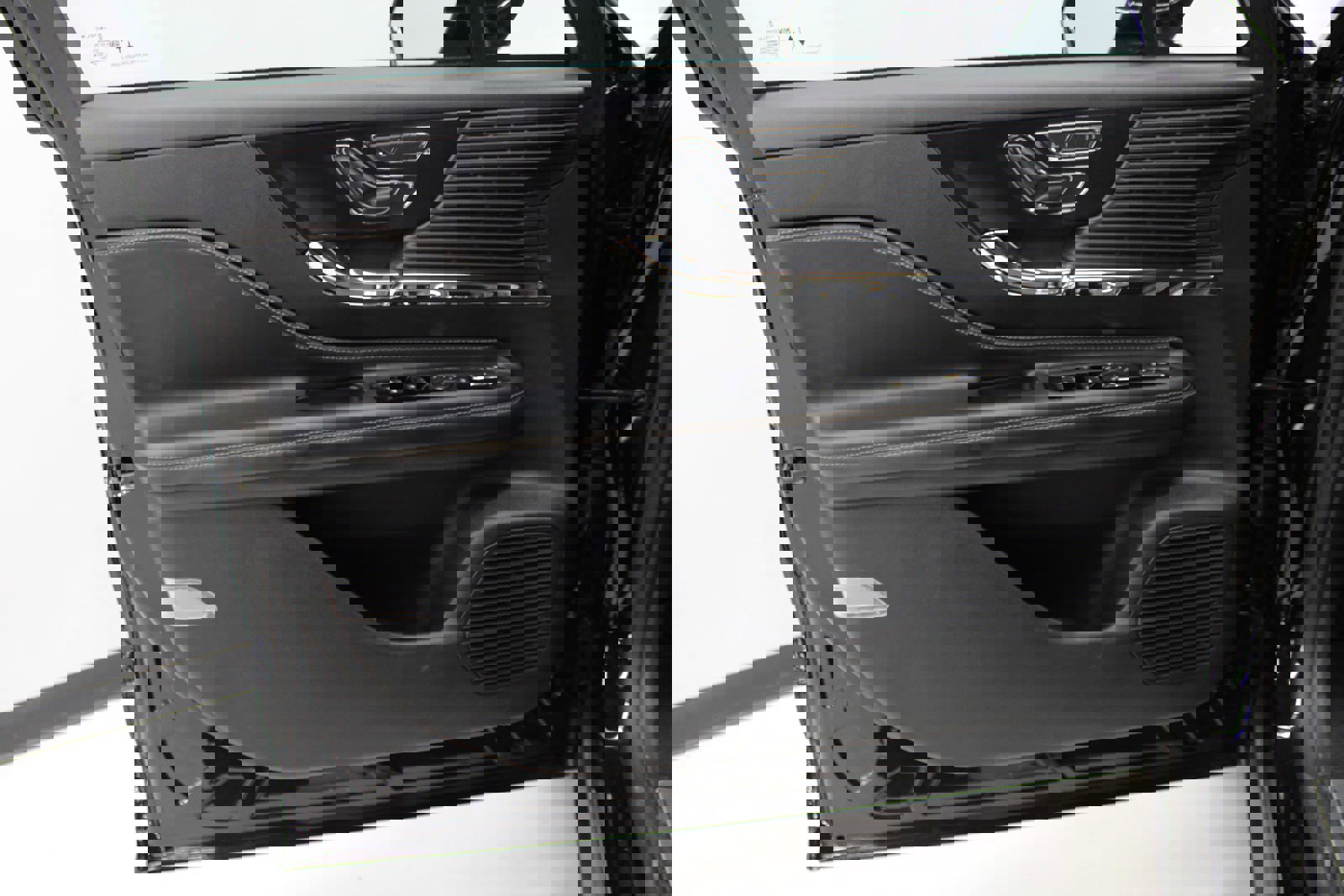 Used 2022 Lincoln Corsair AWD w/ Equipment Group 101A image 13