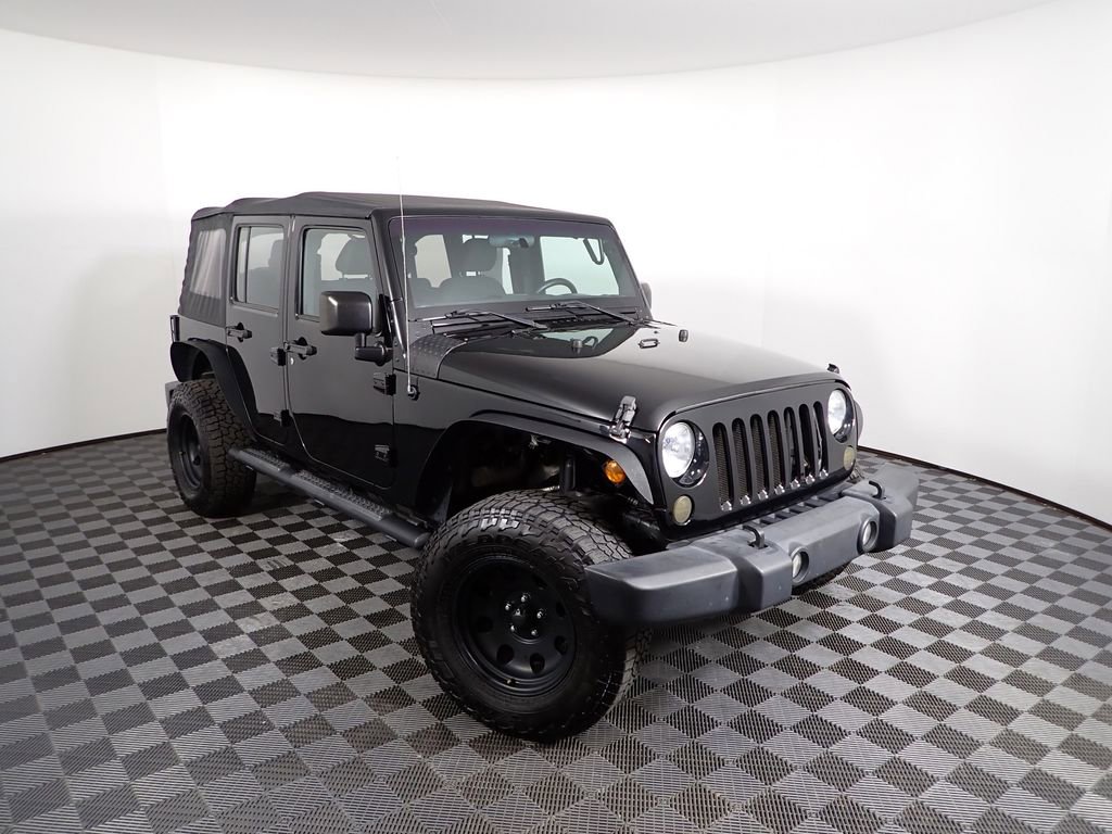 Used 2017 Jeep Wrangler Unlimited Sport w/ Mopar Black Appearance Group AWD/4WD image 5