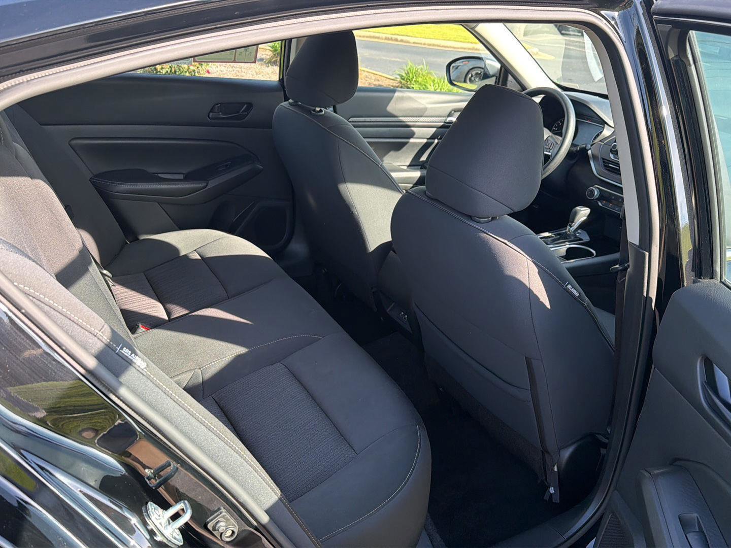 Used 2024 Nissan Altima 2.5 SV FWD image 11