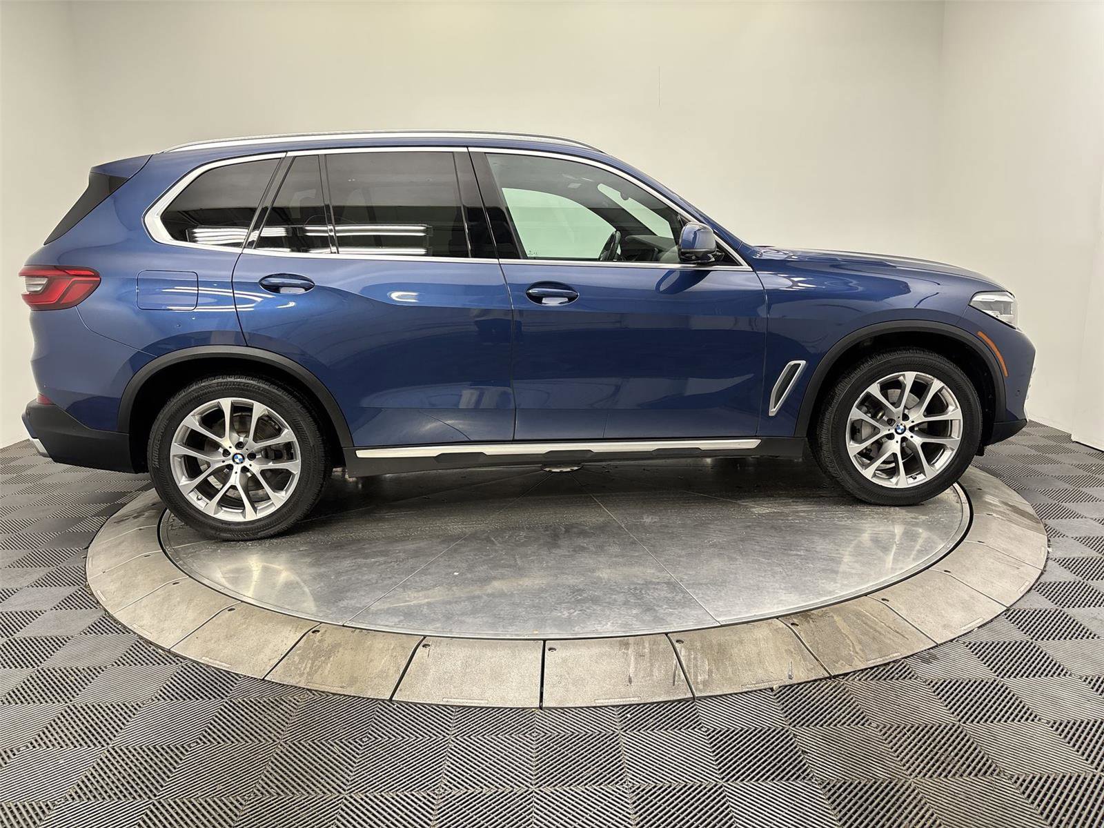 Used 2019 BMW X5 xDrive40i w/ Convenience Package image 17
