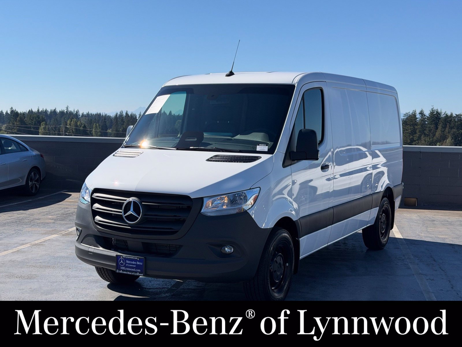 Used 2025 Mercedes-Benz Sprinter 2500 image 9