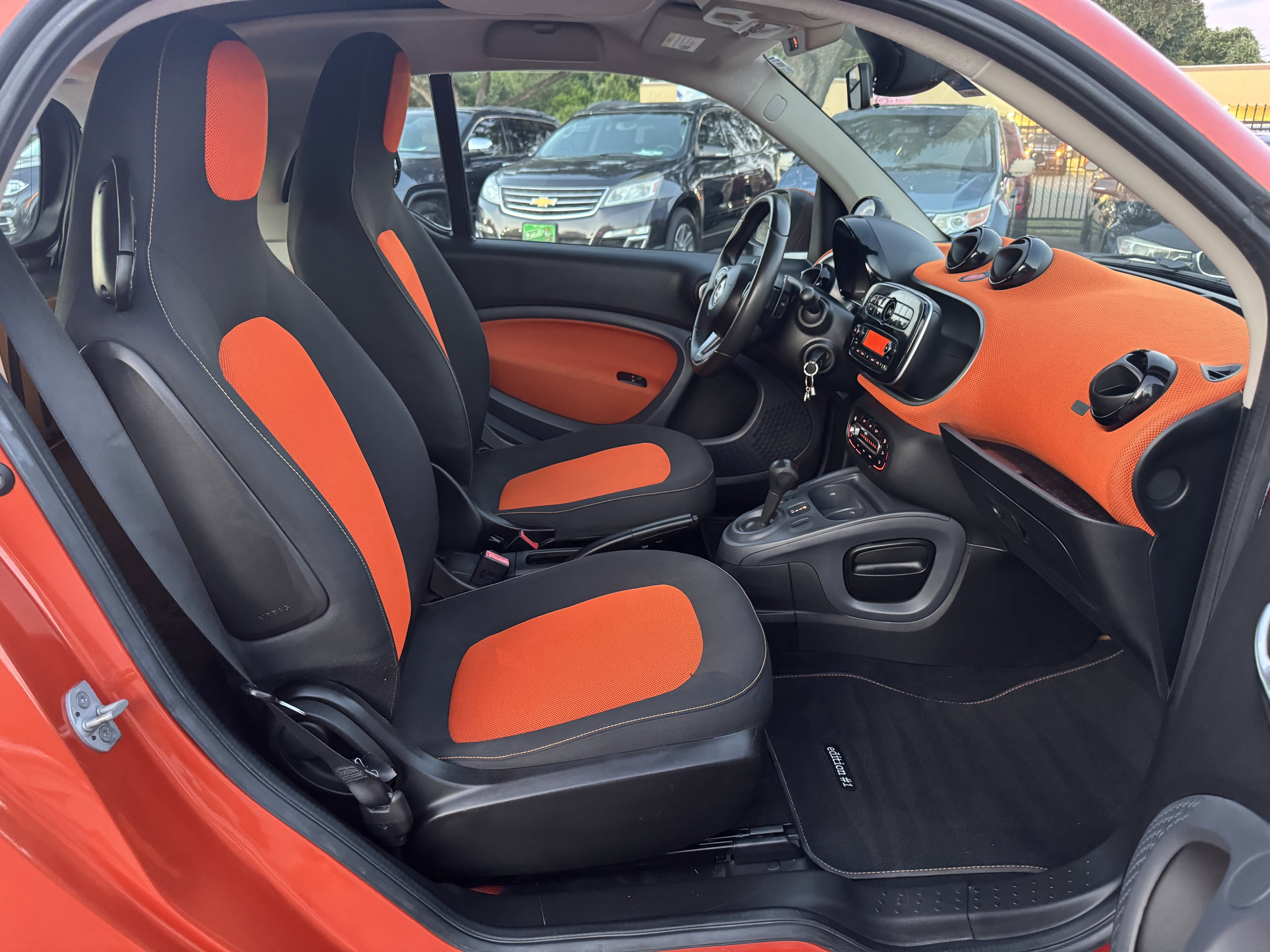 Used 2016 smart fortwo passion image 18