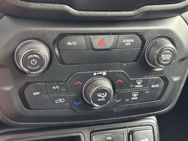 Used 2018 Jeep Renegade Latitude image 16