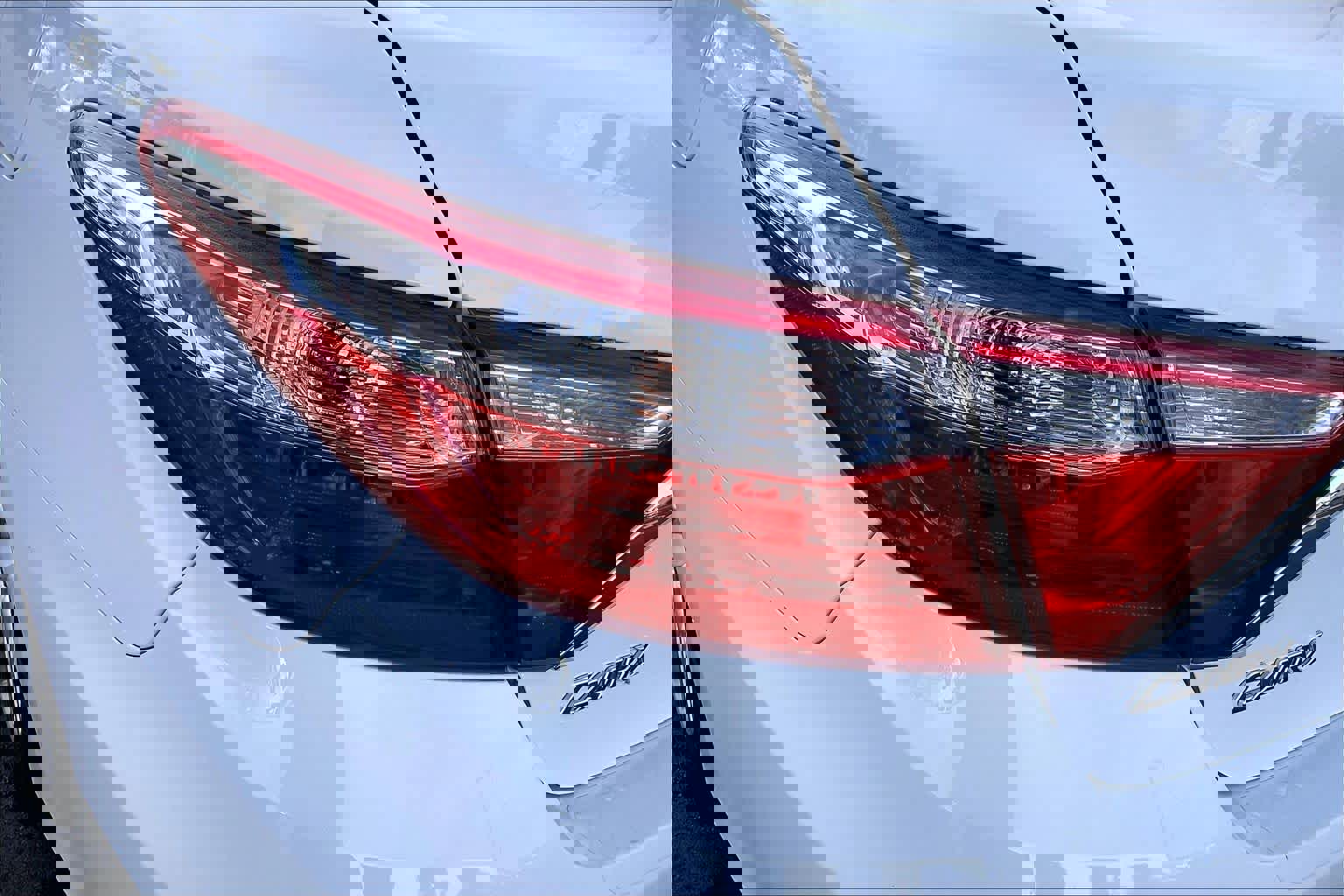 Used 2016 Toyota Camry LE image 28