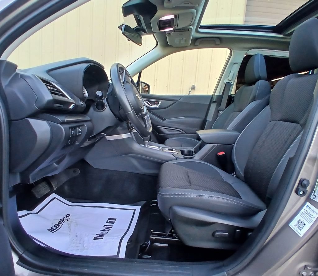 Used 2023 Subaru Forester Premium AWD/4WD image 10