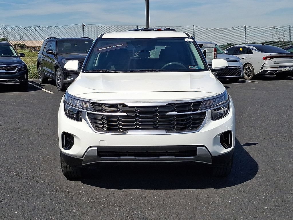 Certified 2024 Kia Seltos LX AWD/4WD image 2