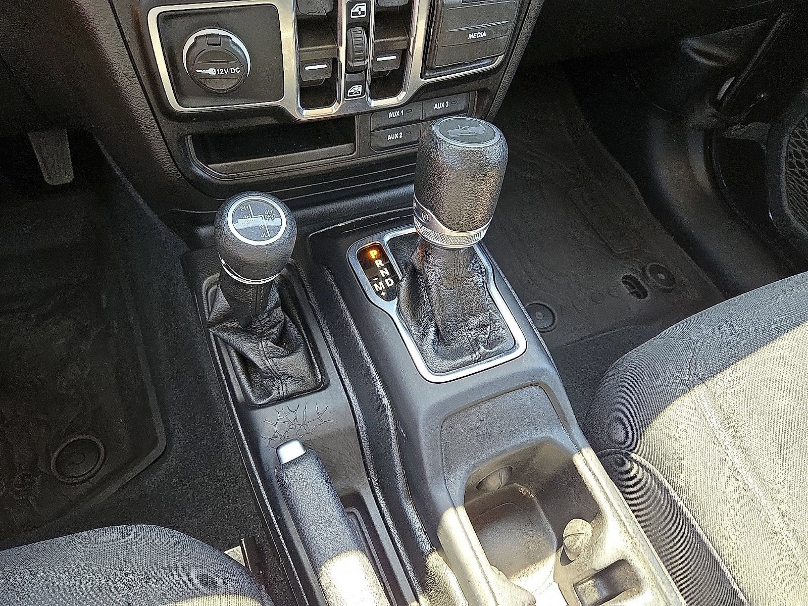 Used 2023 Jeep Wrangler Unlimited AWD/4WD image 30