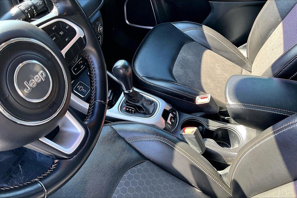 Used 2020 Jeep Compass Latitude FWD image 18