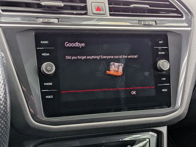 Used 2022 Volkswagen Tiguan SE R-Line image 36