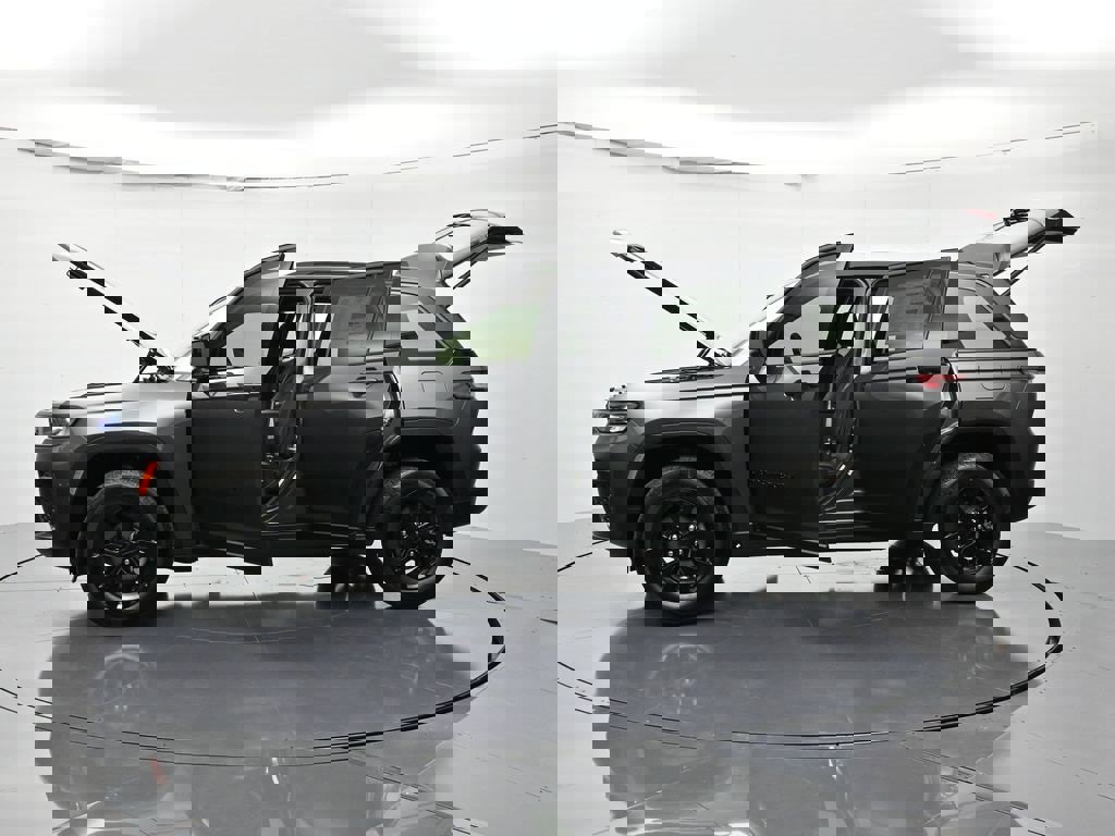 New 2026 Jeep Grand Cherokee Altitude image 44