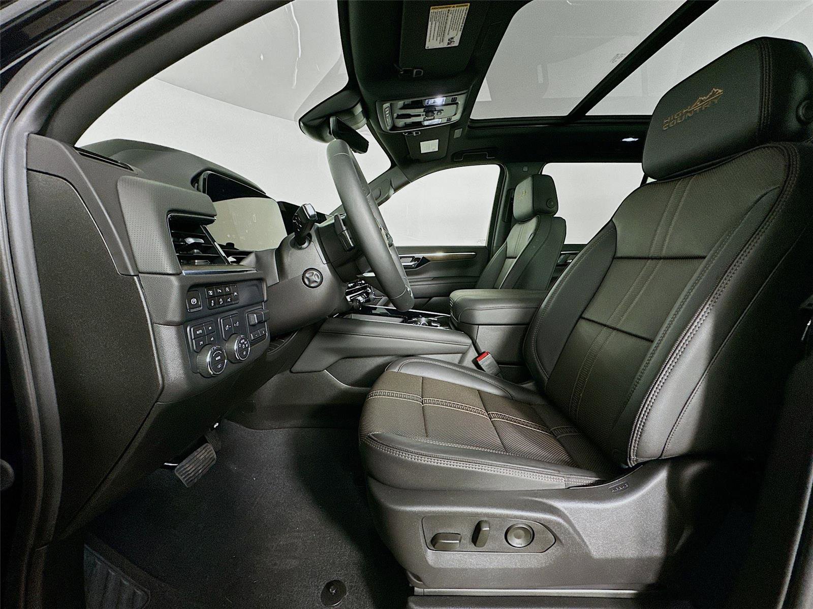 Used 2025 Chevrolet Tahoe High Country image 22