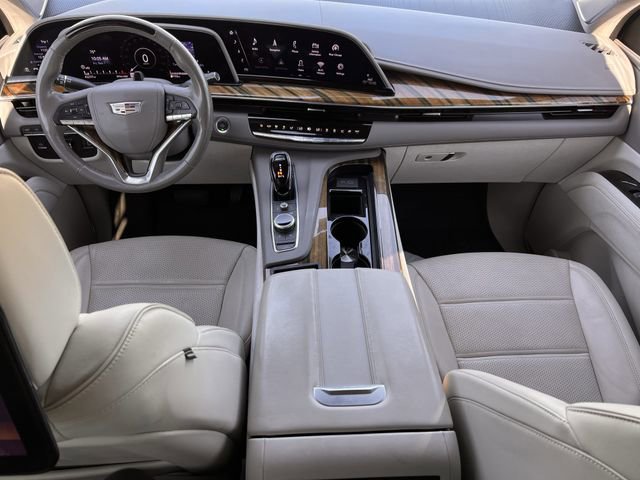 Certified 2022 Cadillac Escalade ESV Premium Luxury Platinum w/ Heavy-Duty Trailer Package image 13