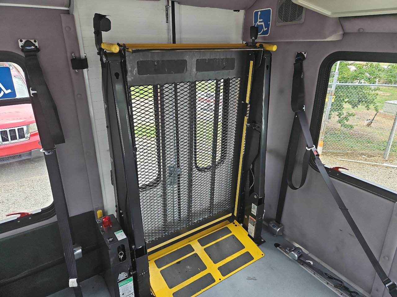 Used 2015 Chevrolet Express 3500 w/ Shuttle Bus Package image 30