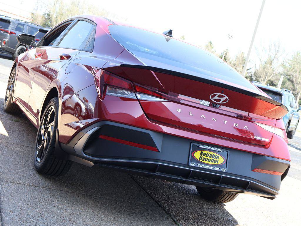 New 2026 Hyundai Elantra Sport image 4