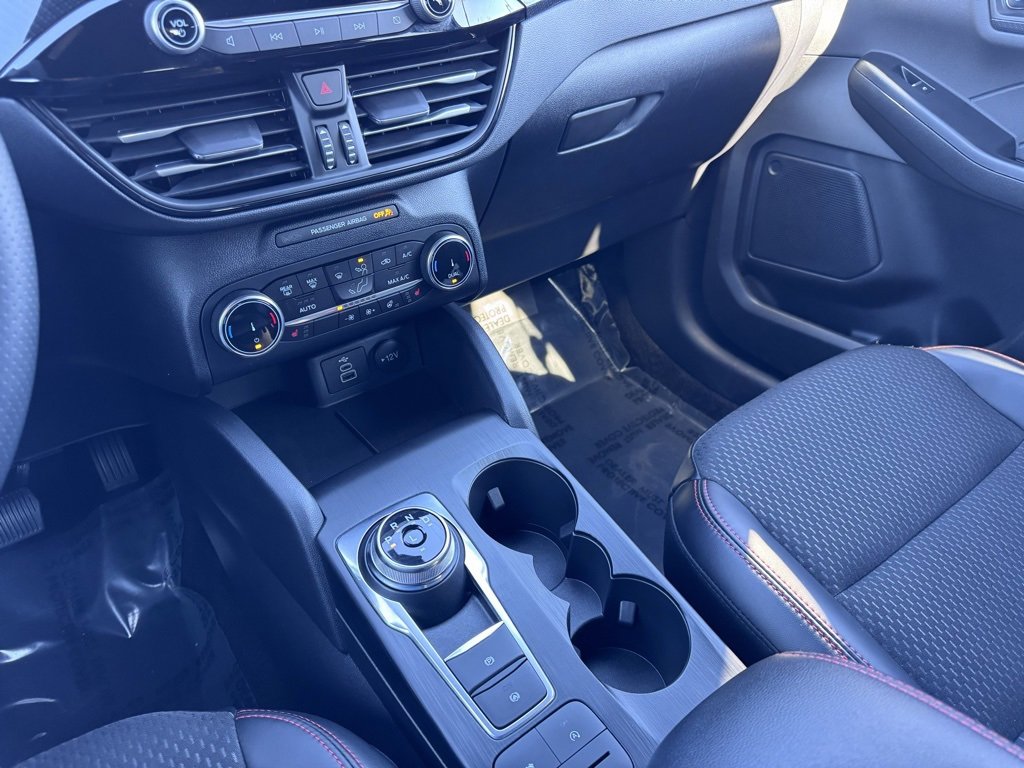 Used 2025 Ford Escape ST-Line Select image 30
