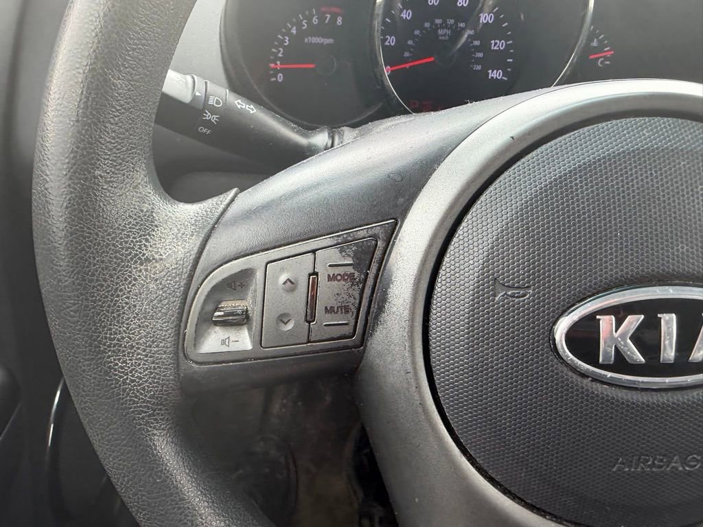 Used 2010 Kia Soul + image 13