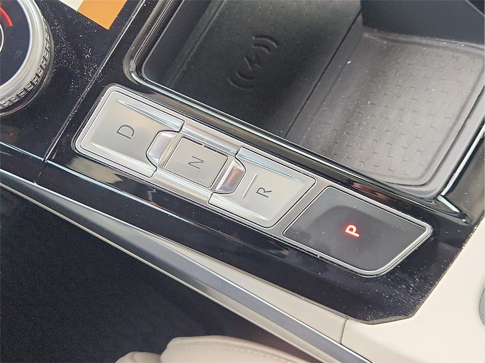Used 2024 Jaguar I-PACE R-Dynamic HSE AWD/4WD image 16