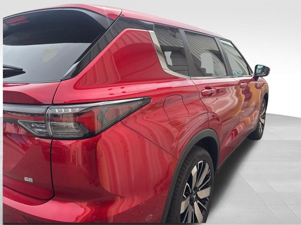 Used 2025 Mitsubishi Outlander SE FWD image 8