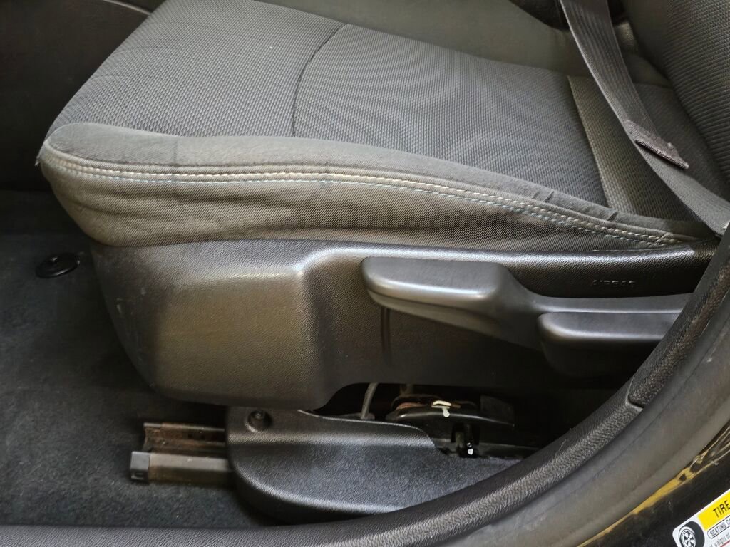 Used 2017 Chevrolet Cruze LT FWD image 24