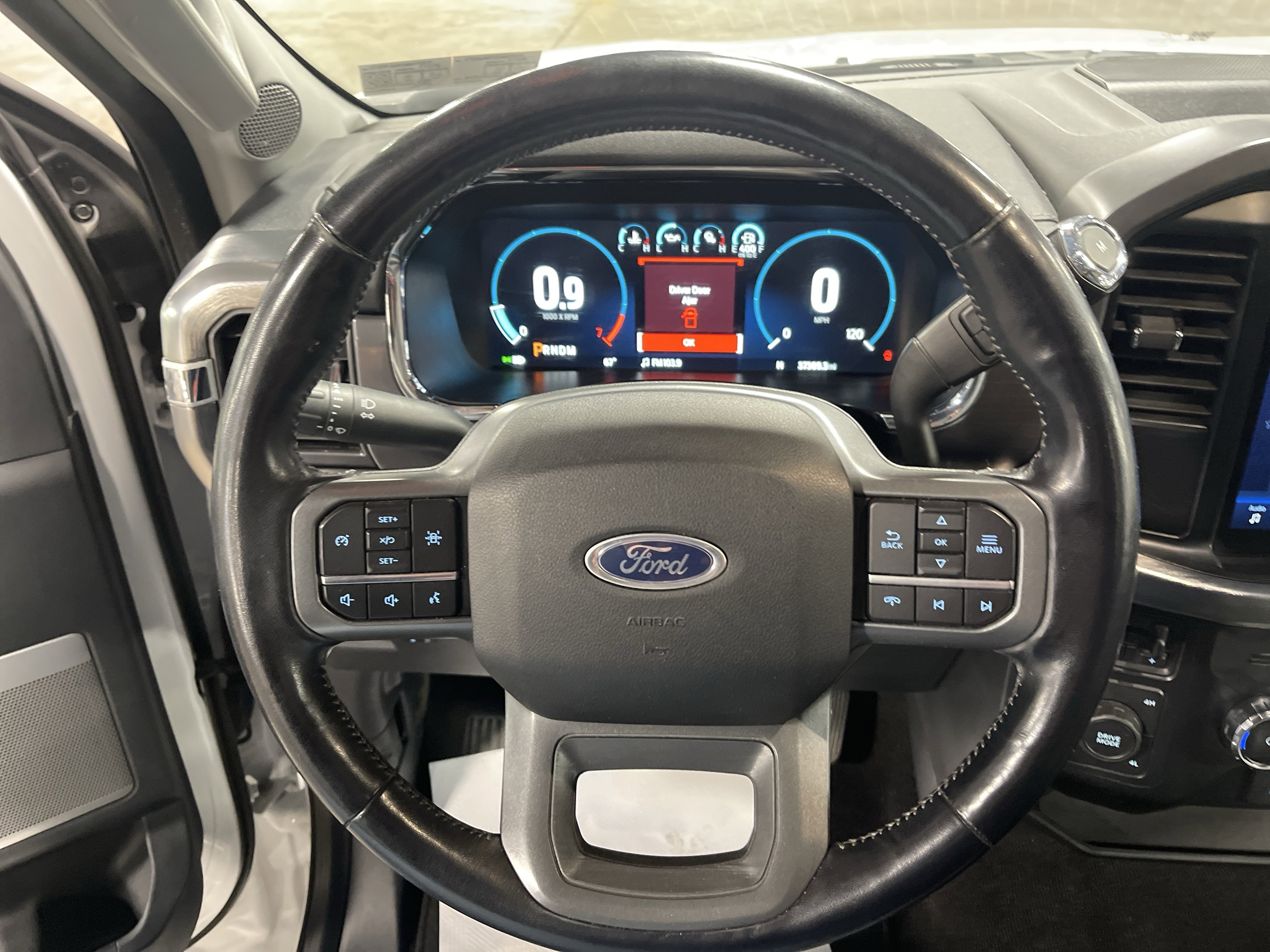 Used 2022 Ford F150 Lariat w/ Equipment Group 501A Mid image 18