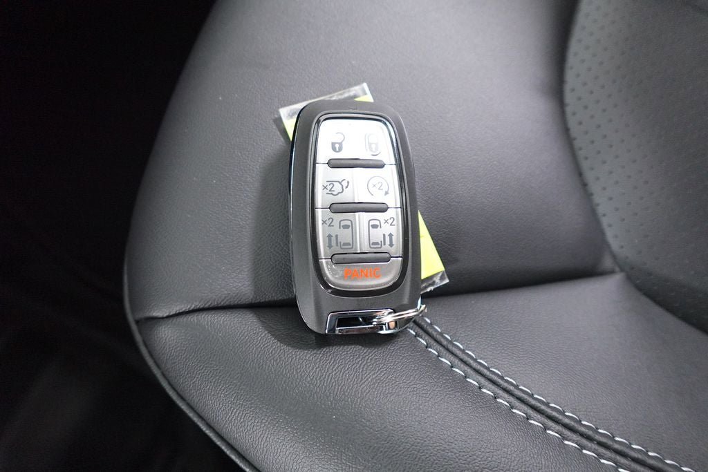 New 2027 Chrysler Pacifica Select FWD image 19