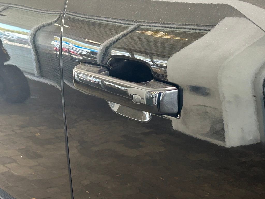 New 2025 Ford F150 Lariat w/ Equipment Group 501A Mid image 18