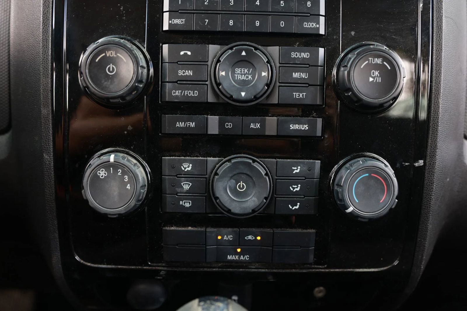 Used 2010 MAZDA Tribute i Sport image 30