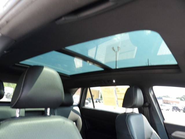 Used 2020 Volkswagen Atlas Cross Sport SE w/ Panoramic Sunroof Package FWD image 15