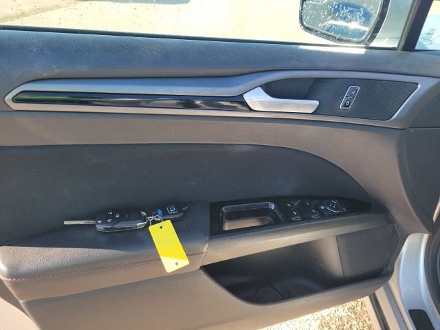 Used 2013 Ford Fusion SE FWD image 13