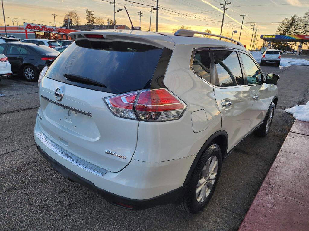 Used 2016 Nissan Rogue SV w/ SV Premium Package image 4