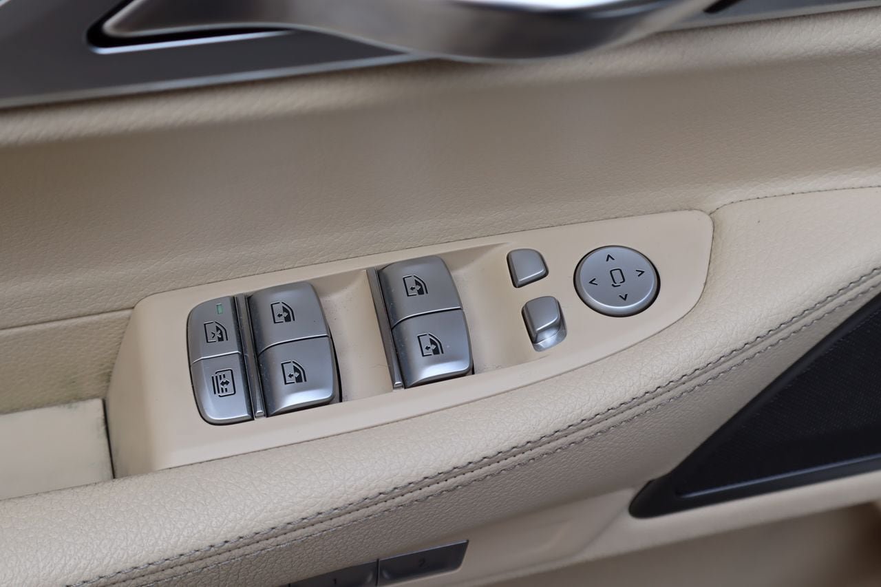Used 2018 BMW 740i RWD image 21