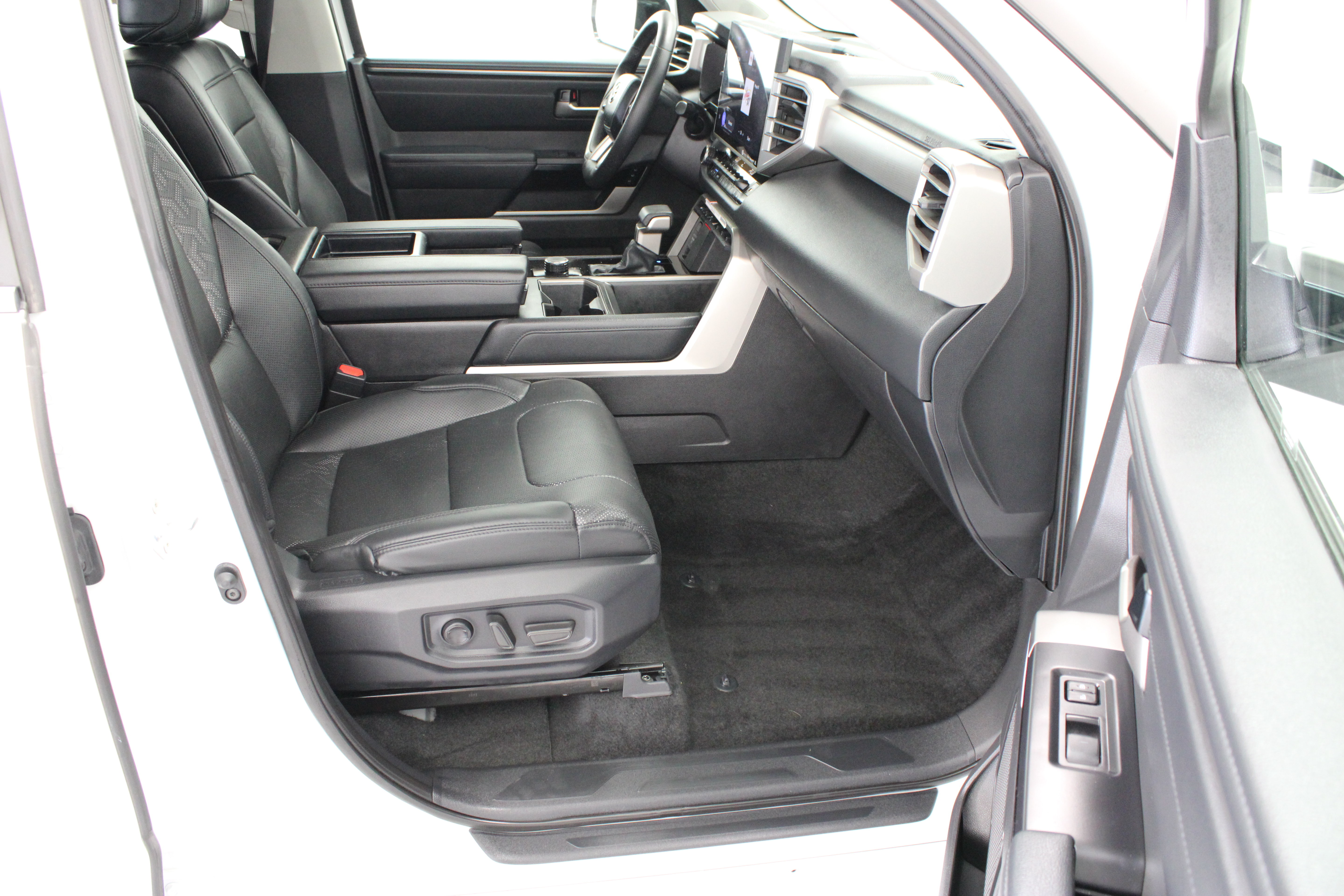 Used 2024 Toyota Tundra Limited RWD image 38