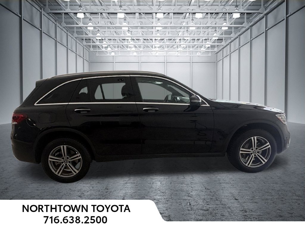 Used 2021 Mercedes-Benz GLC 300 4MATIC image 3