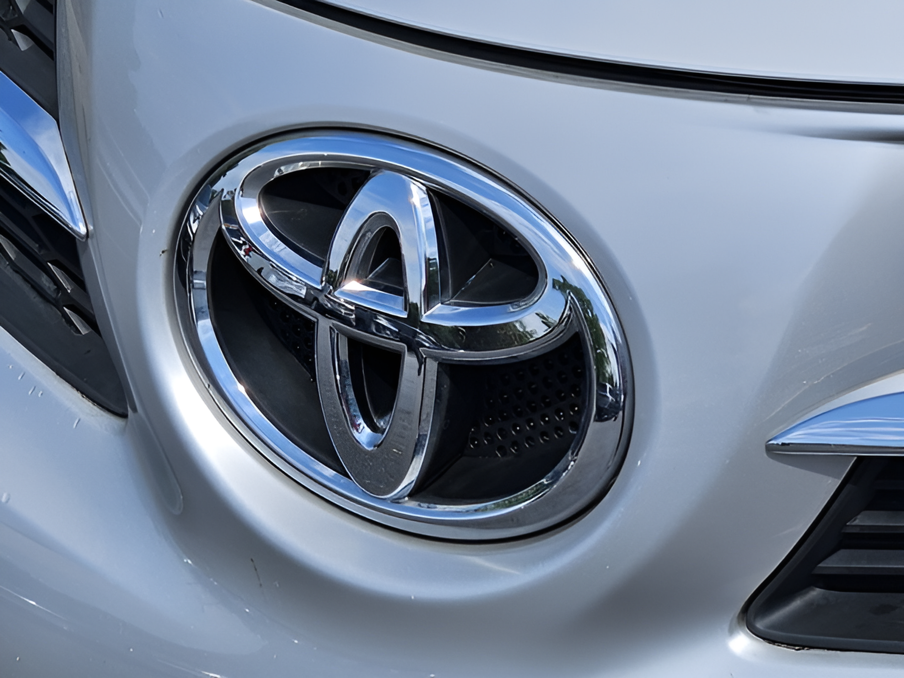 Used 2015 Toyota RAV4 LE FWD image 31