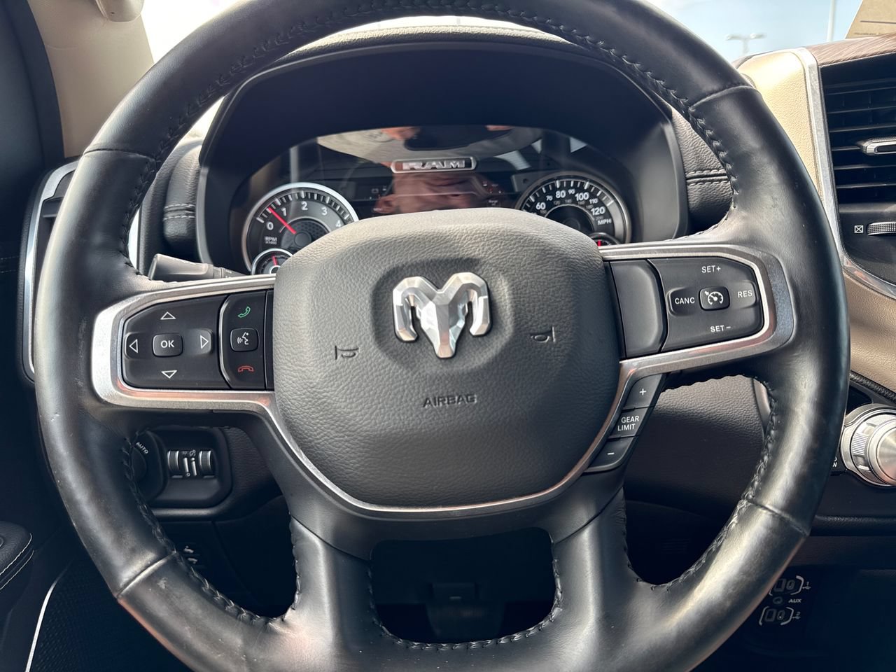 Used 2019 RAM 1500 Laramie AWD/4WD image 20