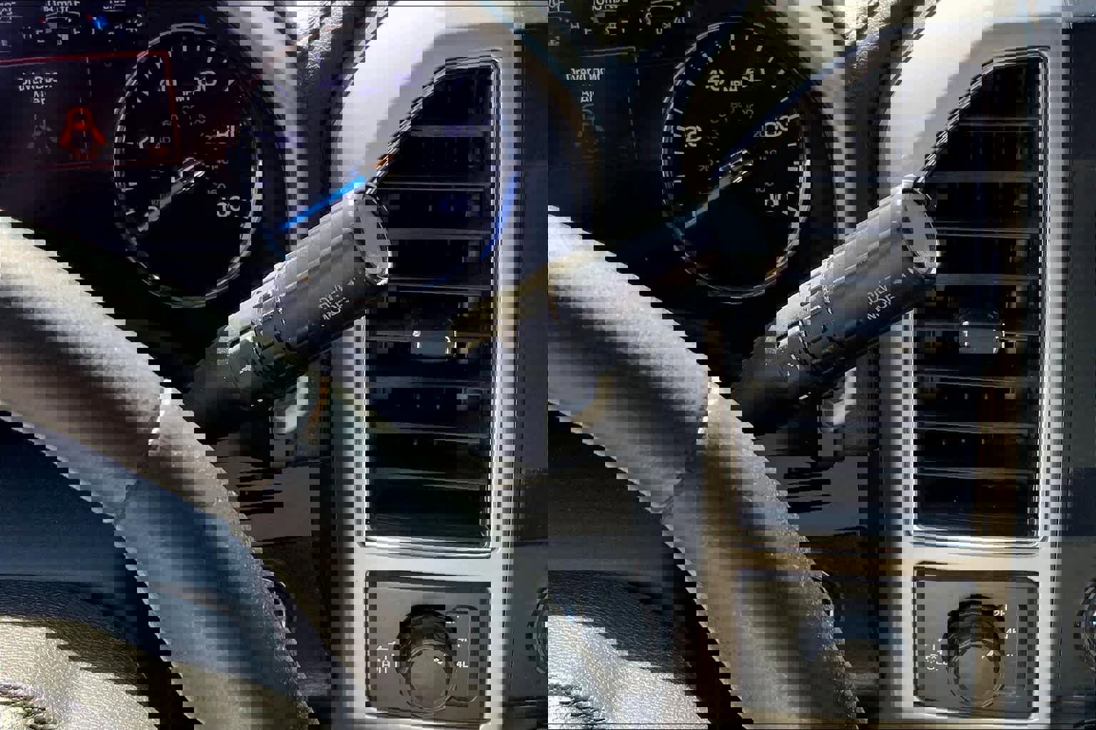 Used 2020 Ford F250 Lariat w/ Lariat Ultimate Package AWD/4WD image 15