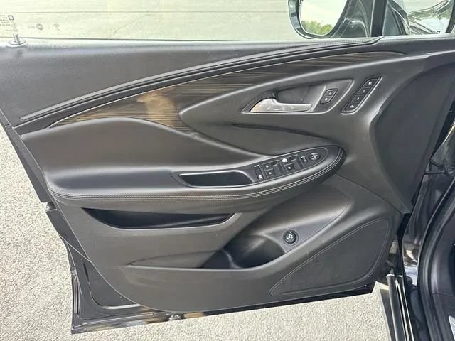 Used 2019 Buick Envision Essence FWD image 7