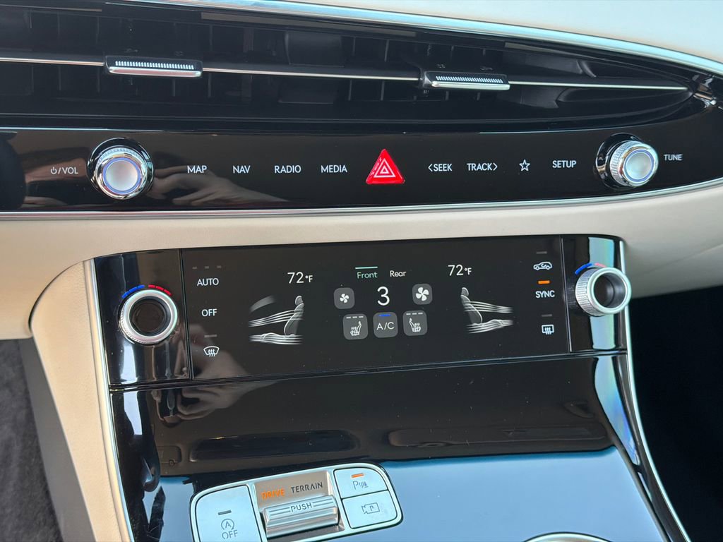 Used 2026 Genesis GV70 2.5T image 31