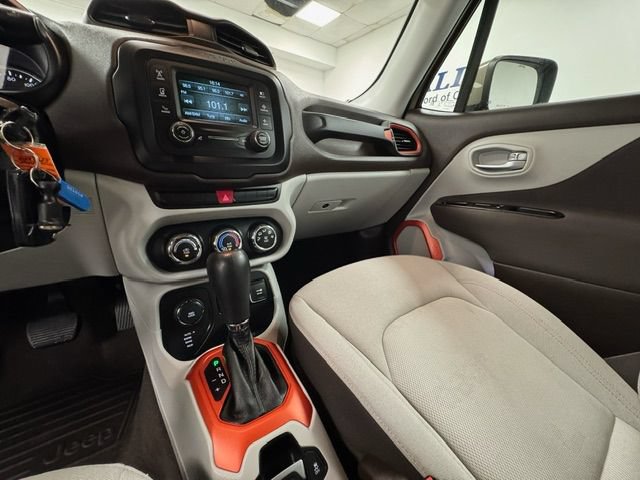 Used 2015 Jeep Renegade Latitude w/ Trailer Tow Group AWD/4WD image 15