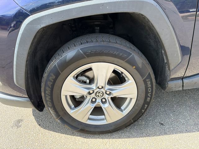 Used 2022 Toyota RAV4 XLE image 11