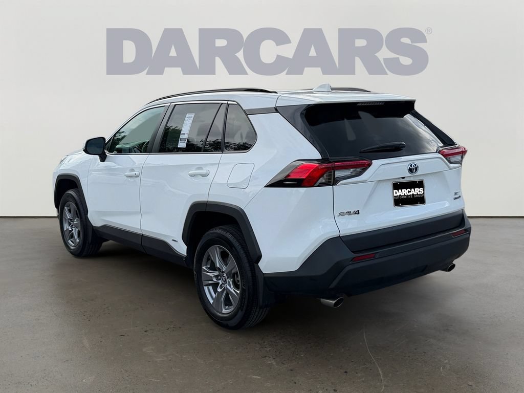 Used 2024 Toyota RAV4 XLE AWD/4WD image 5