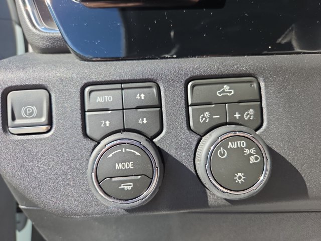 Certified 2026 Chevrolet Silverado 1500 LT w/ Z71 Off-Road Package AWD/4WD image 25