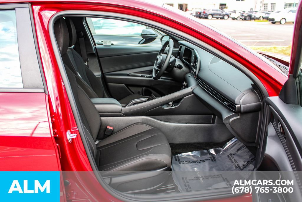 Used 2025 Hyundai Elantra Sport image 21