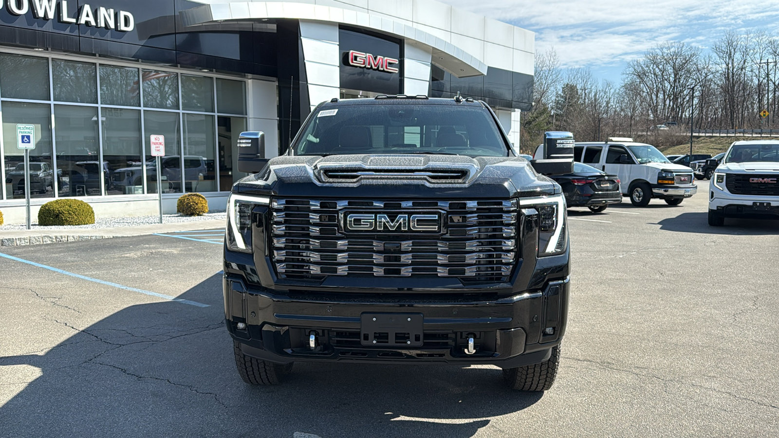 New 2026 GMC Sierra 2500 Denali Ultimate w/ LPO, Black Badging Package image 3