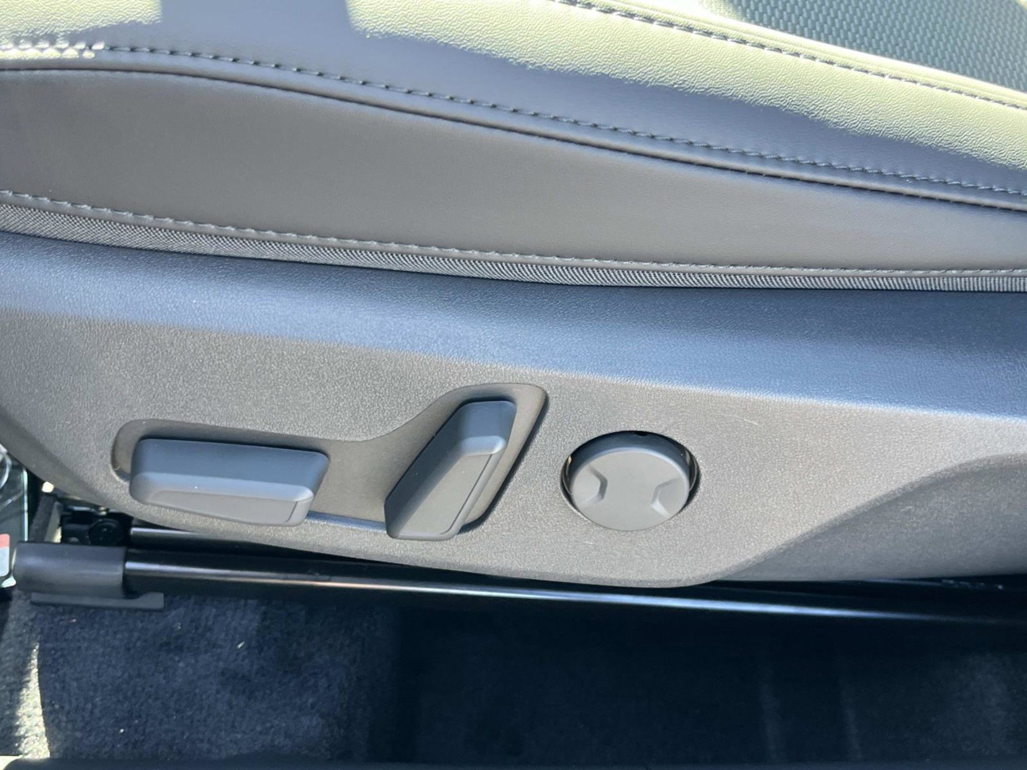 New 2025 Kia Niro EX w/ EX Cold Weather Package FWD image 23