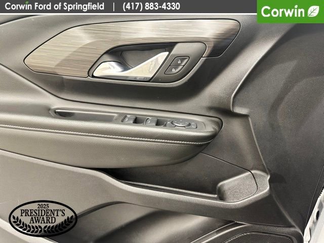 Used 2024 GMC Terrain SLE image 33