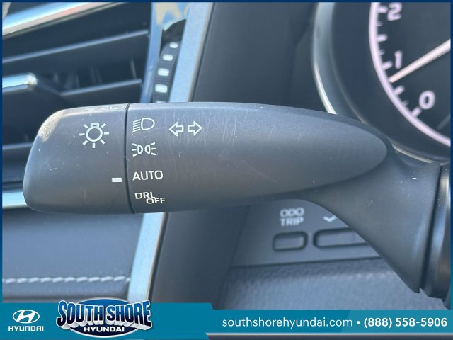 Used 2018 Toyota Camry SE w/ Audio Package FWD image 23