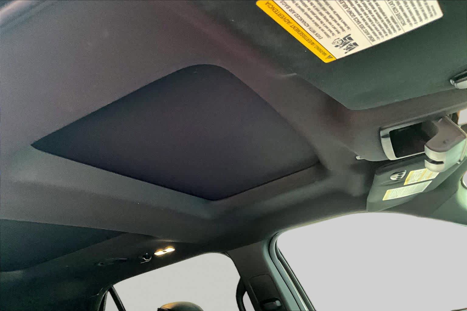 Used 2019 Ford Explorer XLT w/ Equipment Group 202A FWD image 14