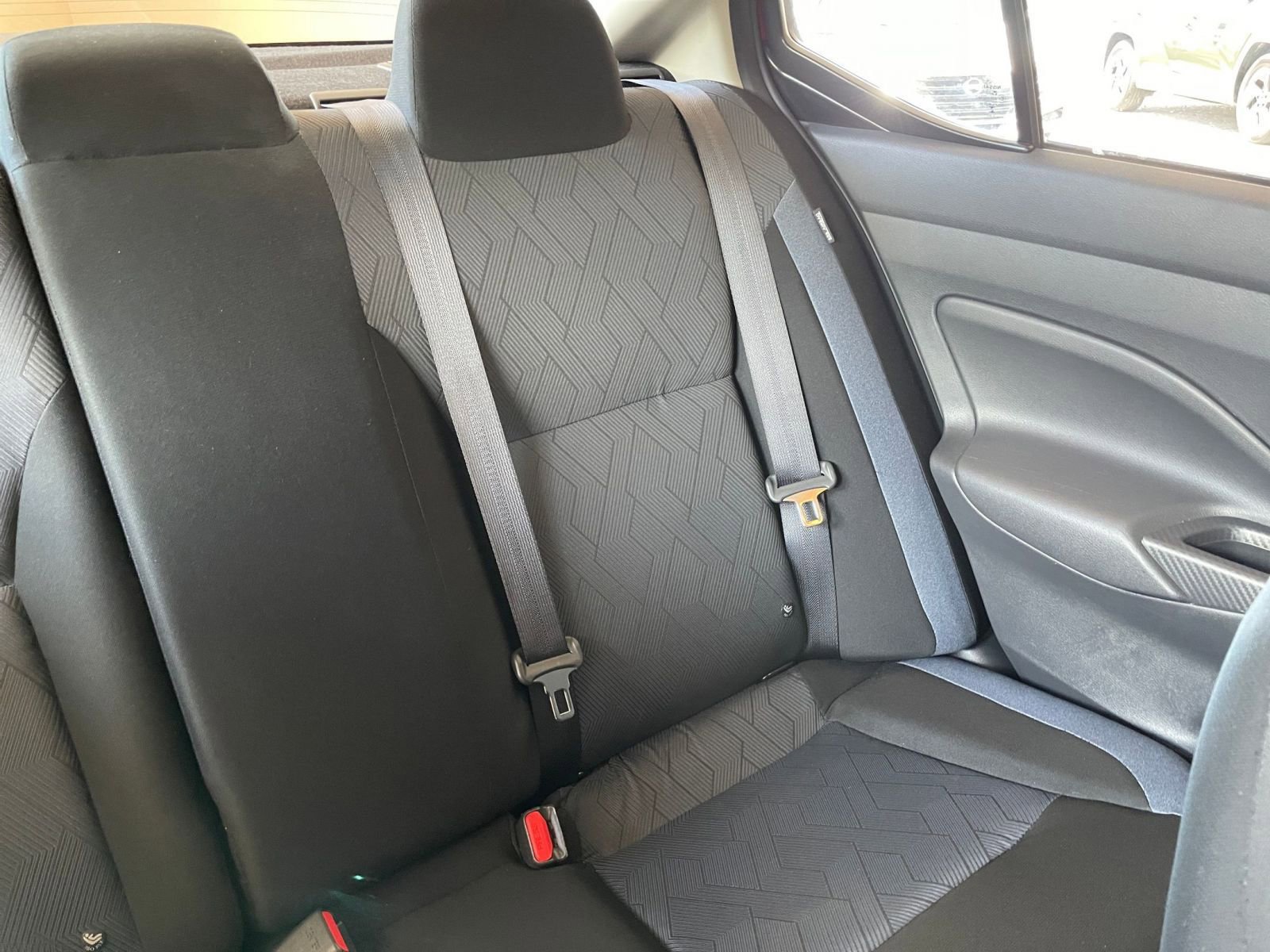 Used 2025 Nissan Versa SV image 35