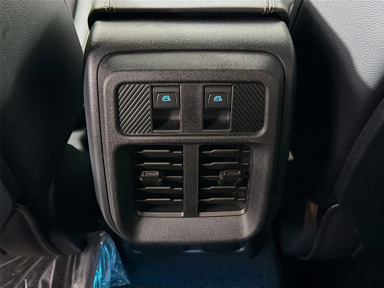 New 2026 Ford Bronco Badlands w/ Sasquatch Package image 25